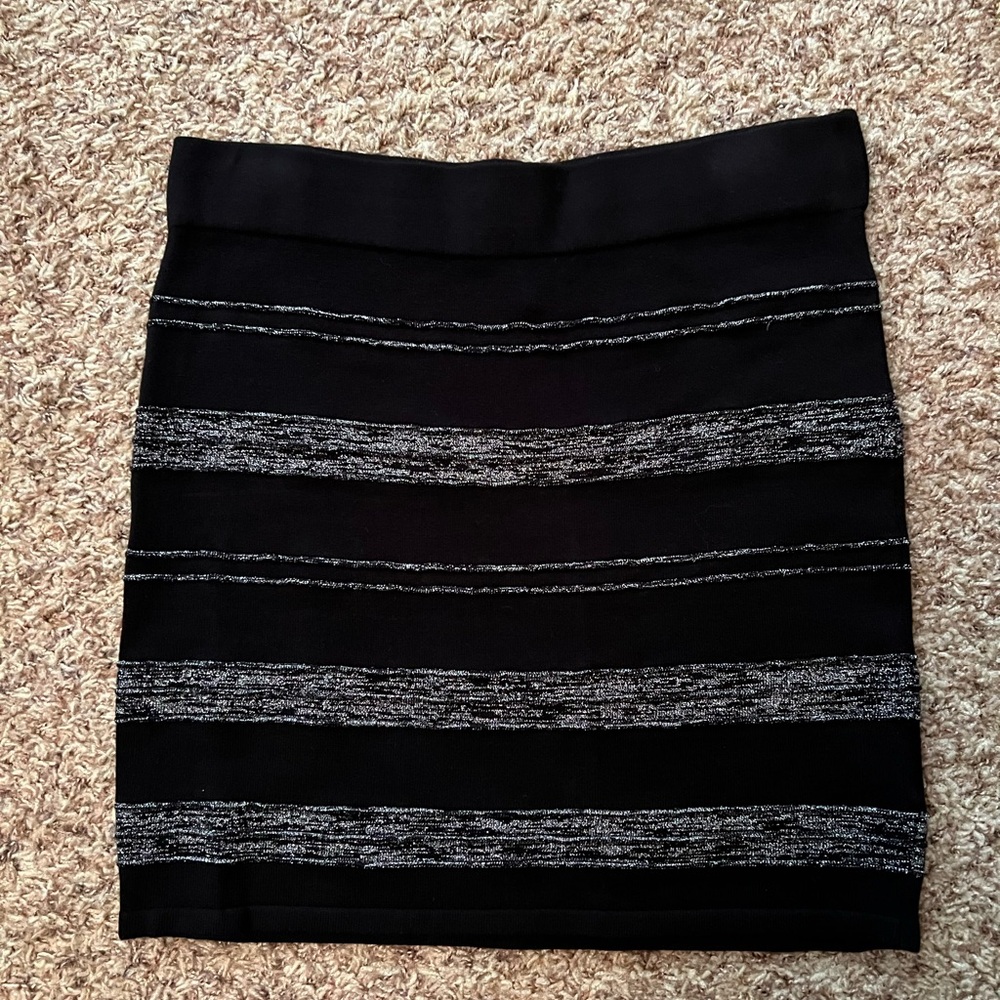 Rock & Republic Black and Silver Pencil Skirt